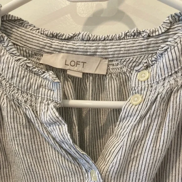 LOFT Women’s Top - Medium - Picture 4 of 5